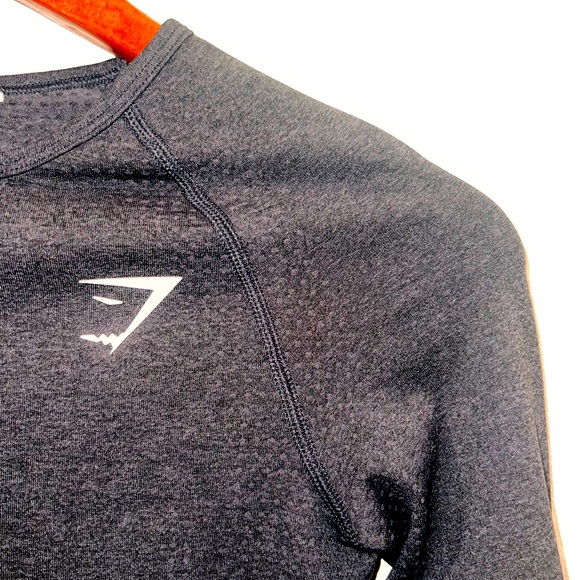 Gymshark women’s long sleeve crop top - Picture 1 of 3